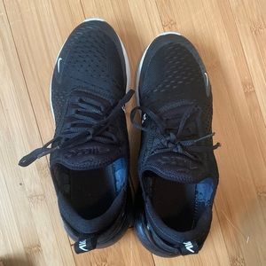 Nike air max 270, size:6,5 color: black white condition:used but good condition